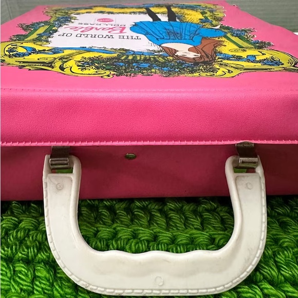 Vintage 1968 pink Barbie case, retro Barbie accessories - Picture 9 of 10